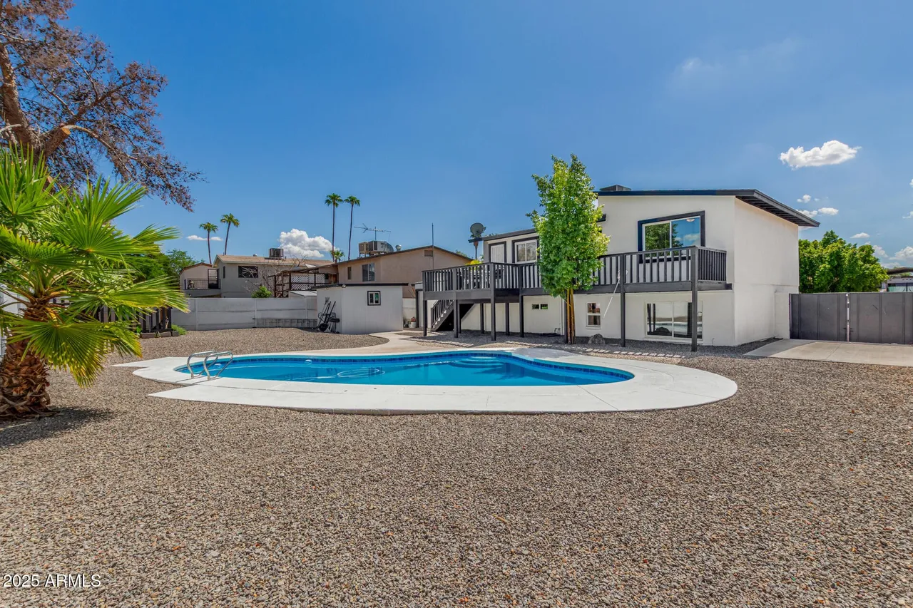 4530 W Paradise Dr, Glendale, AZ 85304