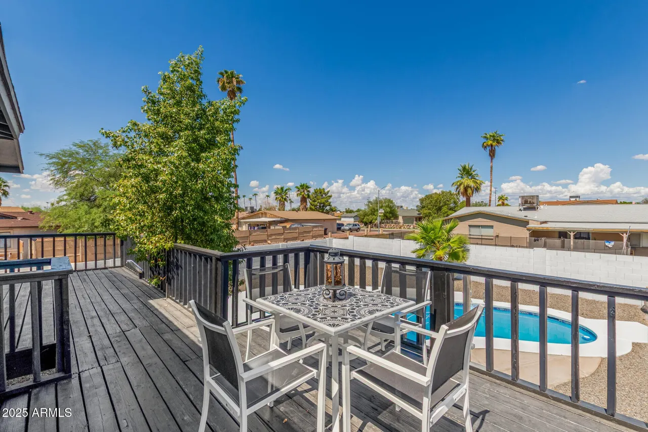 4530 W Paradise Dr, Glendale, AZ 85304