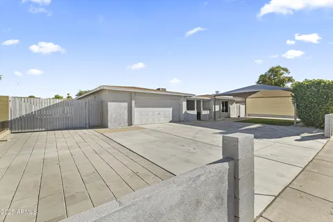 4530 W Paradise Dr, Glendale, AZ 85304