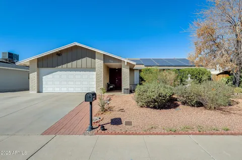 4530 W Paradise Dr, Glendale, AZ 85304