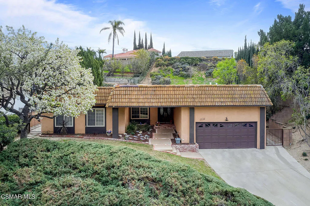 19128 Kingsbury St, Porter Ranch, CA 91326