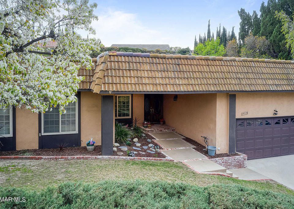 19128 Kingsbury St, Porter Ranch, CA 91326