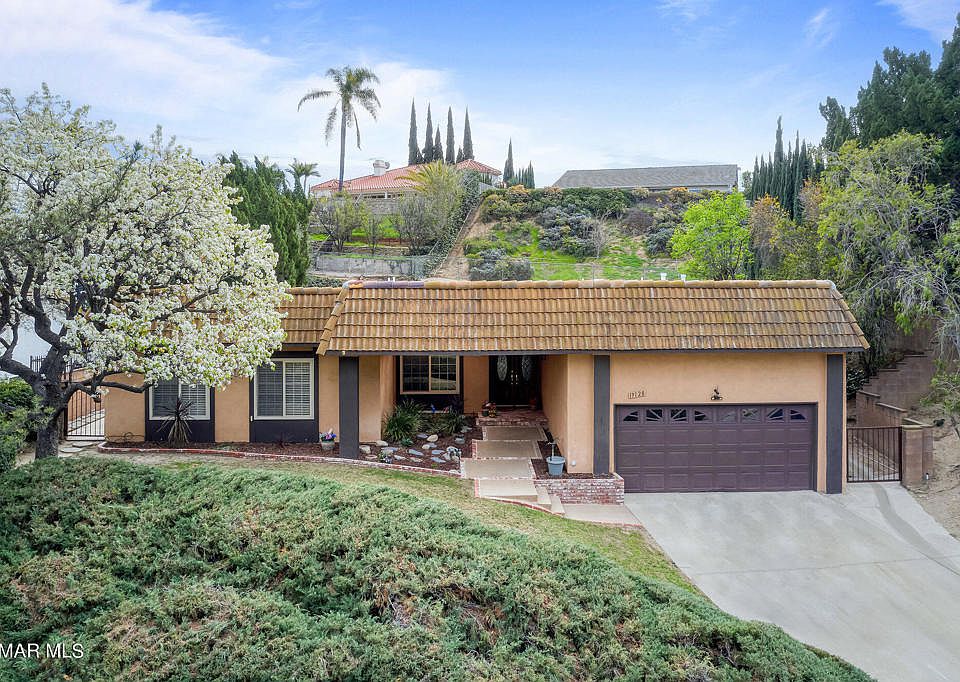 19128 Kingsbury St, Porter Ranch, CA 91326