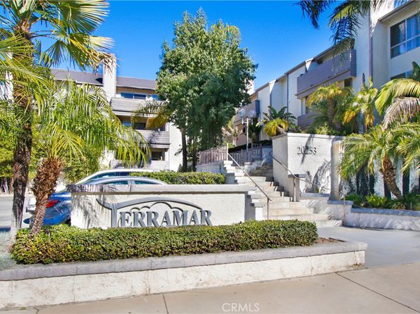 5077 Schumacher Rd, Calabasas, CA 91302