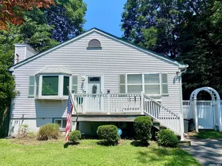 95 Leeward Lane UNIT 95 Pt Jefferson, NY 11777