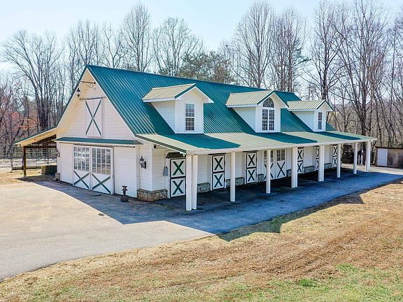 145 N Barton Rd, Taylors, SC 29687