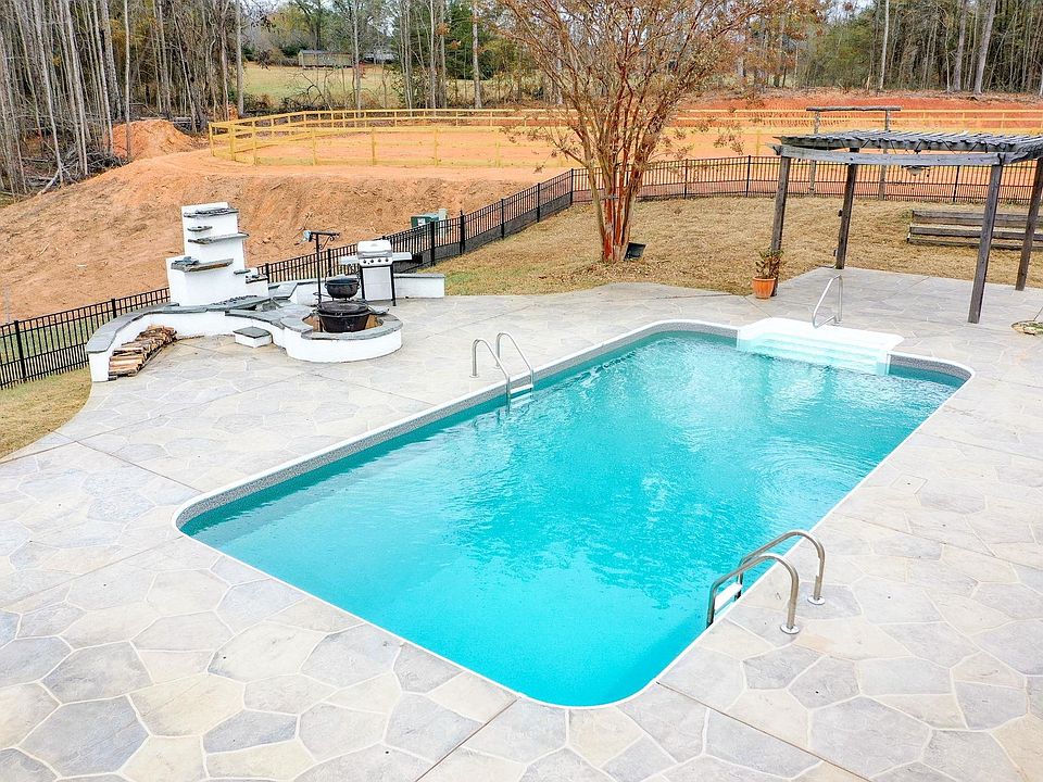 145 N Barton Rd, Taylors, SC 29687